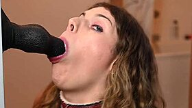 zeta paws deepthroats that dildo so good 😍