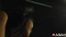 I can’t resist this skinny Asian’s aggressive cowgirl ride