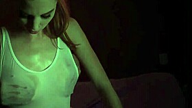 Ava Parker สาวผมแดงตัวเล็ก 18+ ครอบงำการประกวดเสื้อเปียก