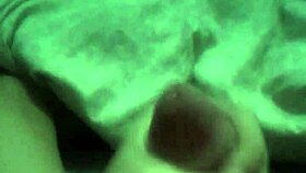 Young Gay Novinho Masturbating Punheta Eu in Gay Video