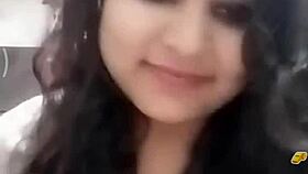 Indian bhabhi Sona shows her nipples on Bigo live