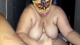 fodendo o rabo e gozando na boca