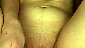 Watch this real amateur babe masturbating her pussy up close