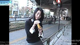 Japanese amateurs demonstrate nail art and finger techniques