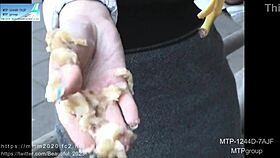 Japanese amateurs demonstrate nail art and finger techniques