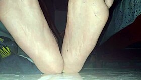 blue sweaty socks and barefeet with cumshot 😍