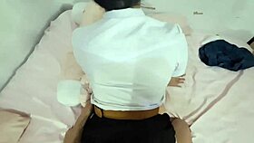 อมควยในรถแล้วไปเย็ดต่อที่ห้อง