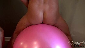 Who Knew Deauxma and Payton's Big Bouncing Balls Could Be So Mesmerizing?