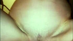 My tinder date, the nympho teen, rode my cock and squirted an exploshun orgasm.