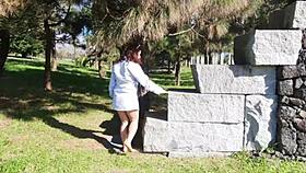 Girl flashes pussy and big tits in public park, stranger massages her ass 😏