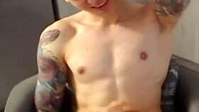 Twinks jerk off for Alexterner on Chatroubate