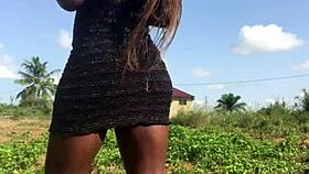 crazy bitch twerking big ass outdoors 😈