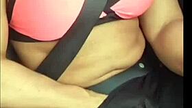 loira safada gozandoe dentro do carro