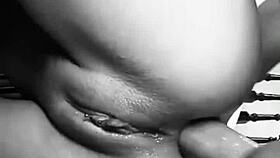 Novinha takes it in the ass, who likes a good anal orgasm?