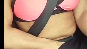 loira safada gozandoe dentro do carro