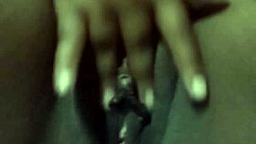 my amiguinha safada, i'm licking her shaved pussy so gud