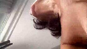 야, 친구 엄마랑 POV 섹스 최고였어, 해변과 호텔에서 엉덩이 박아줬지!