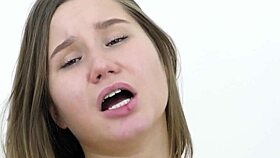 Amalia Davis Masturbates Solo!