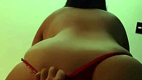 Latina BBW cabalga a amigo cachondo intensamente en motel