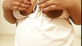 indian maid flashing her sexy boobs to me