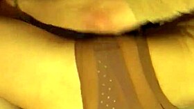 flaca caliente reaches orgasm from oral