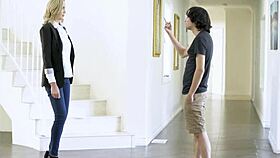 Lilly James face o înțelegere fierbinte cu vitregul pentru distracție murdară 😈