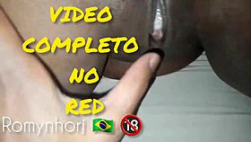 リオのホテルでカップルがウェイターを誘ってワイルドなアナルセックス