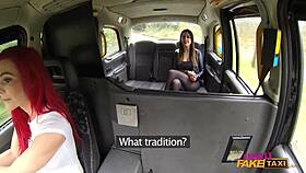 Väärennetty taksi - lesbo-kuljettaja houkuttelee norjalaisen brunetin pillun syömiseen