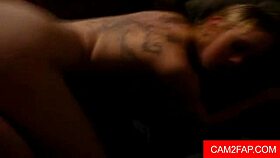 Amateur couple enjoys creampie in hot threesome 😍