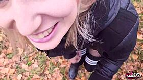 Stepbratr mě šukal v lese a donutil mě spolknout cum. Nemohla jsem říct ne na tu obrovskou dávku.