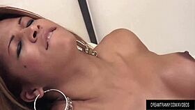 Νέα τρανς Sarah Coasta πίνει και γαμάει μέχρι πρωκτικό κρεμαστό