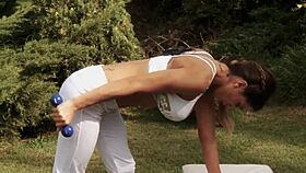 Cinthia Fernandez Ejercicio De Brazos - Body Secrets