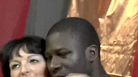 обичам да гледам пълната баба си играе с путката и смуче BBC