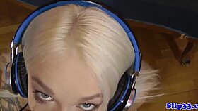 Fantastisk tjej 18+ tar creampie från gammal man, wow! 😍