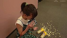 bunny girl serves in towel scene 😍