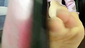 华裔少女18+展示完美腿部热辣恋物秀