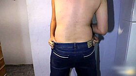 Gesel kering legging sampai pancut dalam seluar