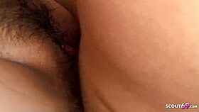 Japansk sekretær forført til å knulle av gammel stygg sjef, kommer inni trang kropp