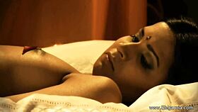 Hey, who's this mysterious indian brunette babe solo? 😏