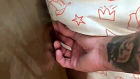 yo, cafuçu dotado gets a wild handjob and tight anal from a gay client 😜