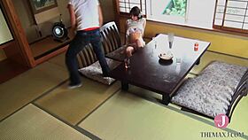 야, 옆집 섹시 나이든 여자 발견!