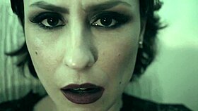 emme white meets visitor in bedroom and explodes with heat