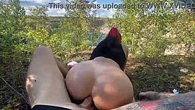 Тийнейджърка 18+ поема голям член догистайл за мръсен крем пай край