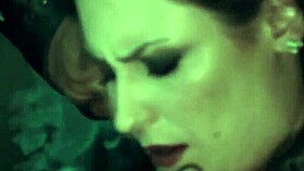 emme white meets visitor in bedroom and explodes with heat