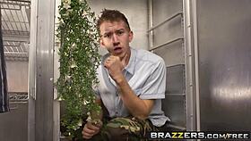 dude, jasmine jae’s gonna squirt hard! 💦