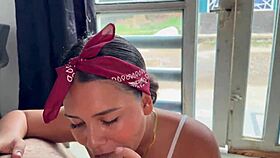 Watch the Latina's big exhibition at the door?