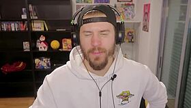 在Lustworth Academy揭开禁忌霸凌游戏的无码生动作。