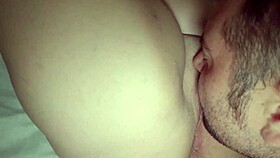 mi hermanastra se calienta y me deja follar su gorda panocha rico en video casero