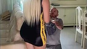 patroa gostosa drinks cum from mini funcionario in quickie lunch