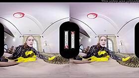 Batgirl Cosplay Slut Offers Silly Blowjob In VR